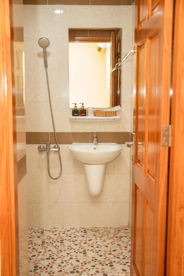 Thuy Trang Hotel 头顿 外观 照片